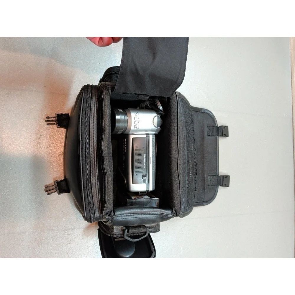 Sharp Viewcam VL-H875U Hi8 Camcorder 220x Digital Zoom Bundle with Case Tapes